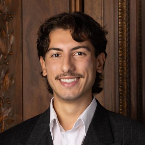 Evan Gumas headshot