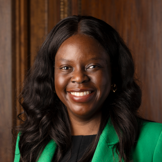 Mo Akindolie headshot